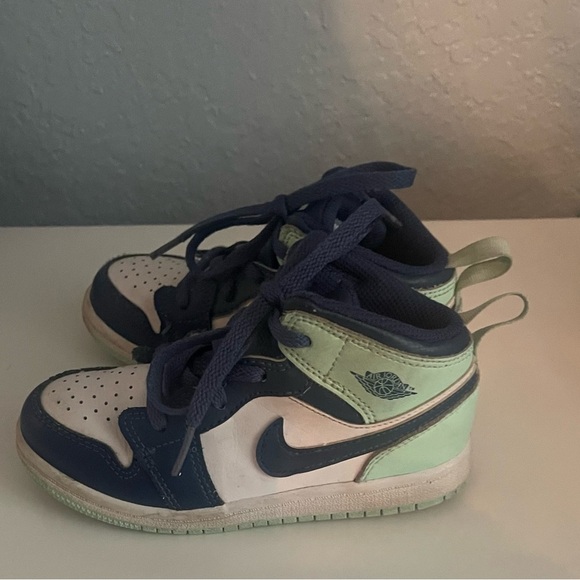 Nike Air Jordan 1 Mid Blue Mint
Used good condition 
Size 10 youth - Picture 6 of 8